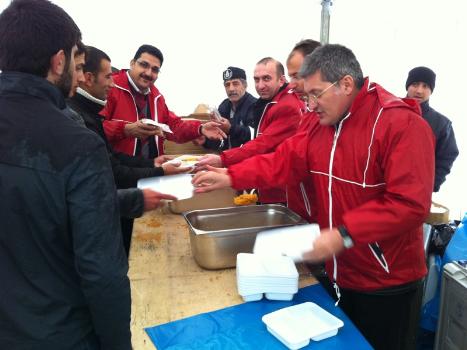 İlçe Başkanımız Van da depremzedelerle birlikte.